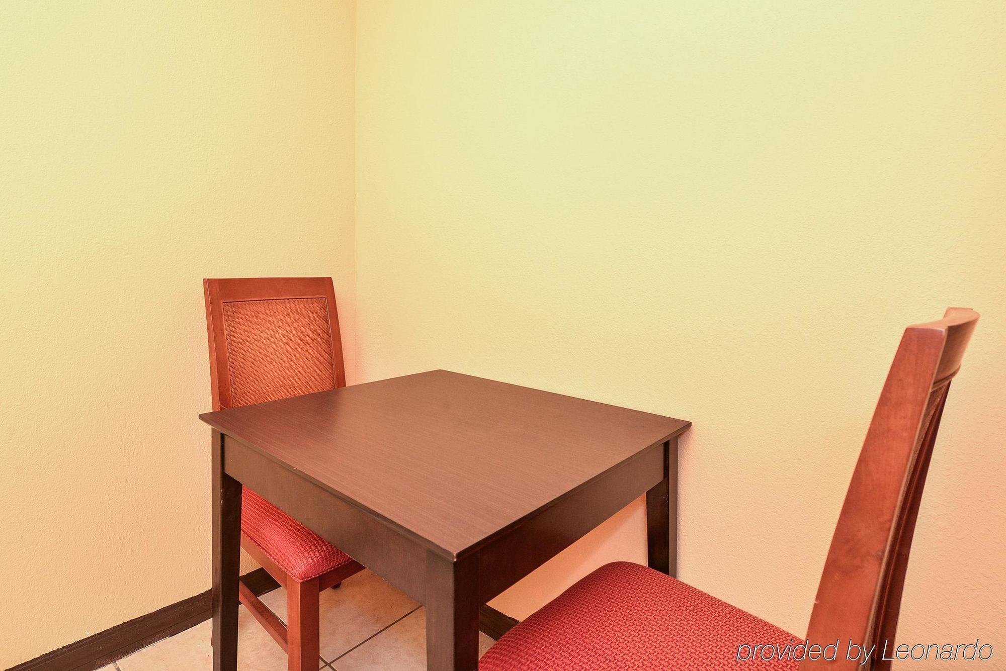 Days Inn & Suites By Wyndham Tampa - Ybor City Экстерьер фото