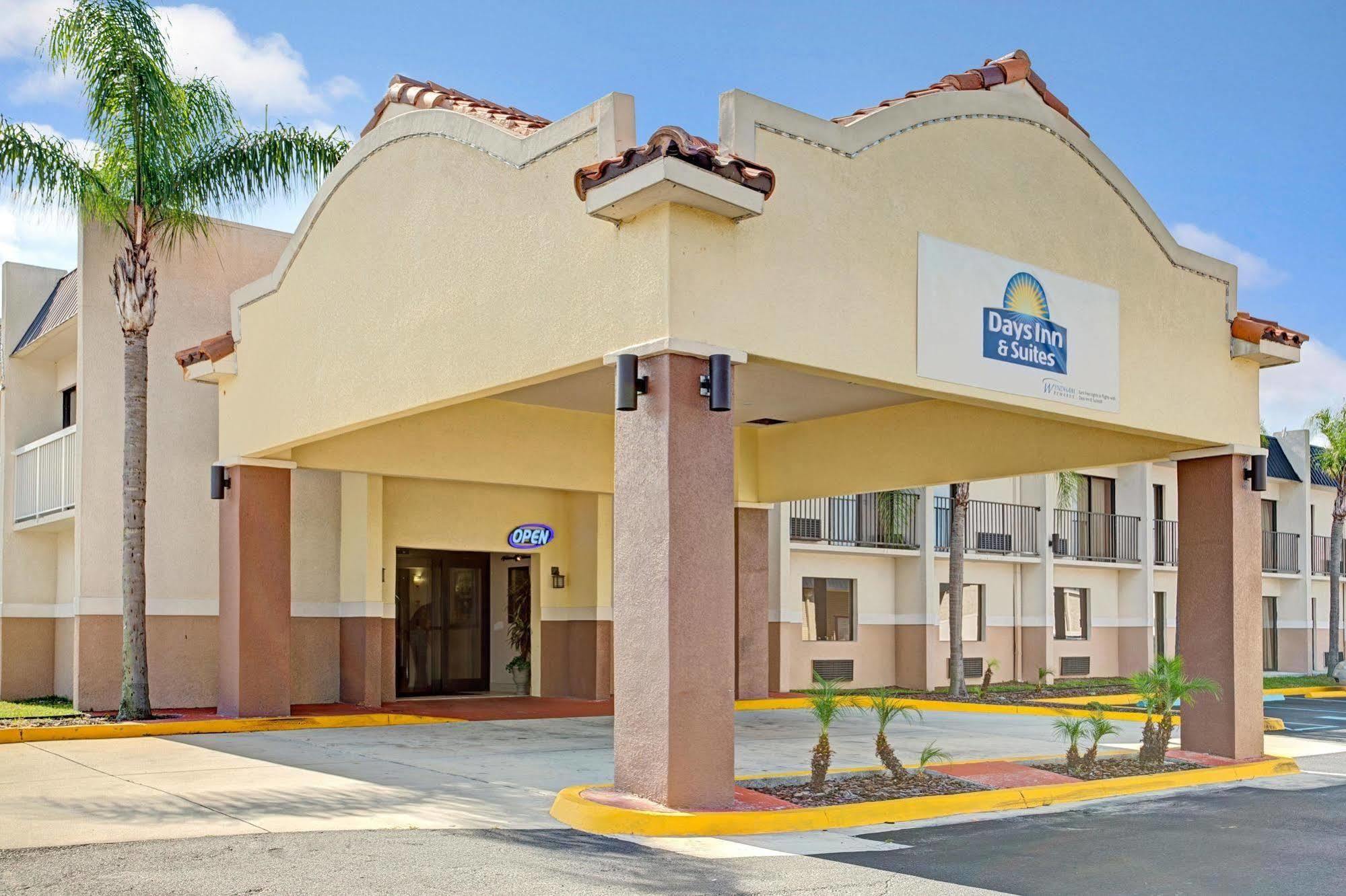 Days Inn & Suites By Wyndham Tampa - Ybor City Экстерьер фото