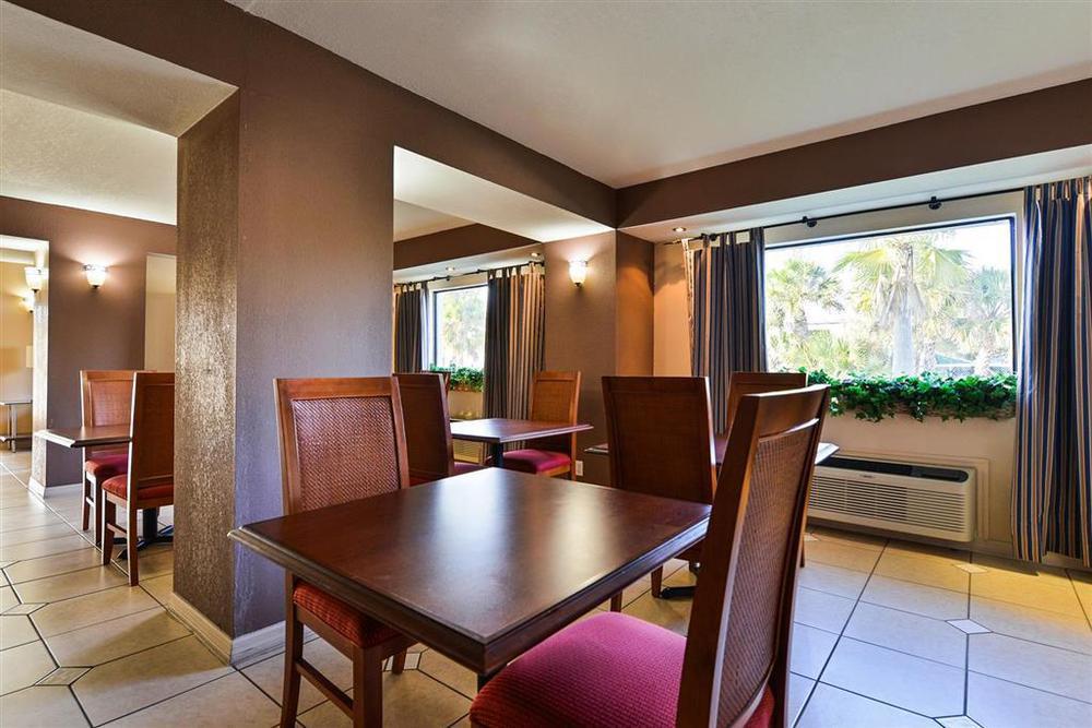 Days Inn & Suites By Wyndham Tampa - Ybor City Ресторан фото