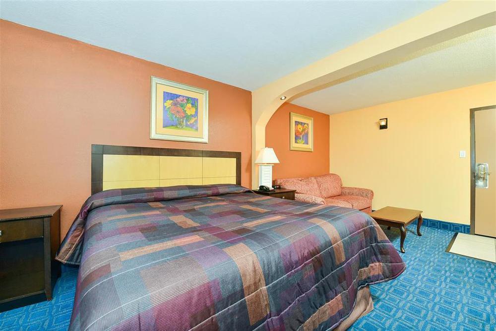 Days Inn & Suites By Wyndham Tampa - Ybor City Номер фото