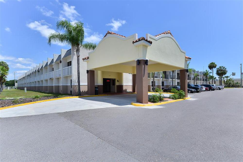 Days Inn & Suites By Wyndham Tampa - Ybor City Экстерьер фото